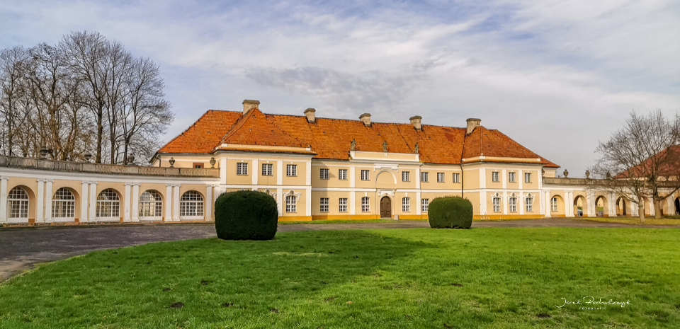 Pawłowice front pałac oficyny